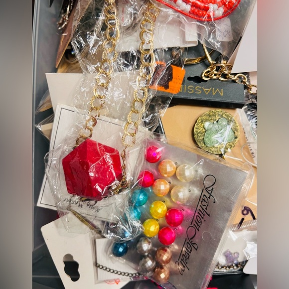 Mystery Jewelry Assorted New Necklace, Bracelet, Earring Lot of 4lbs Wearable - Picture 2 of 13